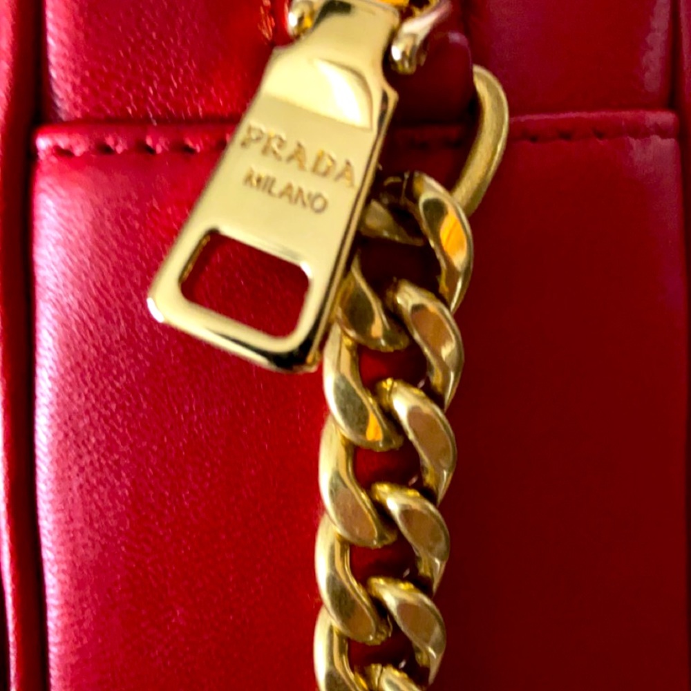 ***SOLD***😊****Prada Nappa Gaufre Bandoliera - Picture 3 of 4